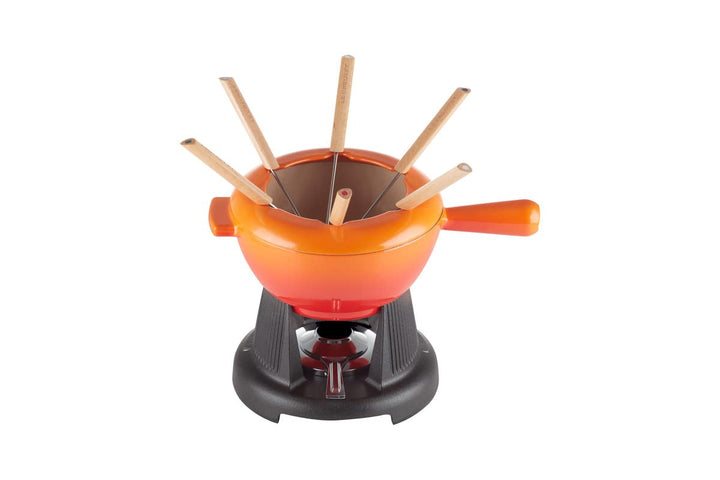 Le Creuset Gusseisen Käsefondue-Set, Inkl. 2 Griffen, Spritzschutz, Rechaud und 6 Fonduegabeln, 2 L