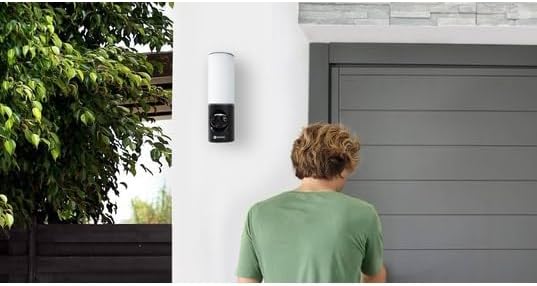 EZVIZ 4MP Floodlight, WLAN Überwachungskamera für den Aussenbereich, Flutlicht mit Integrierter Bele