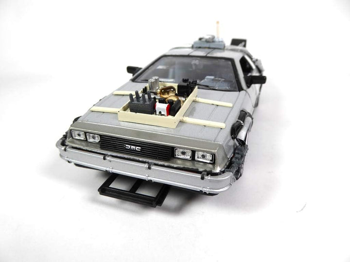 OPO 10 - Delorean Auto aus dem Film Back to The Future III - Massstab 1:24 - (Ref: 03J-22444)
