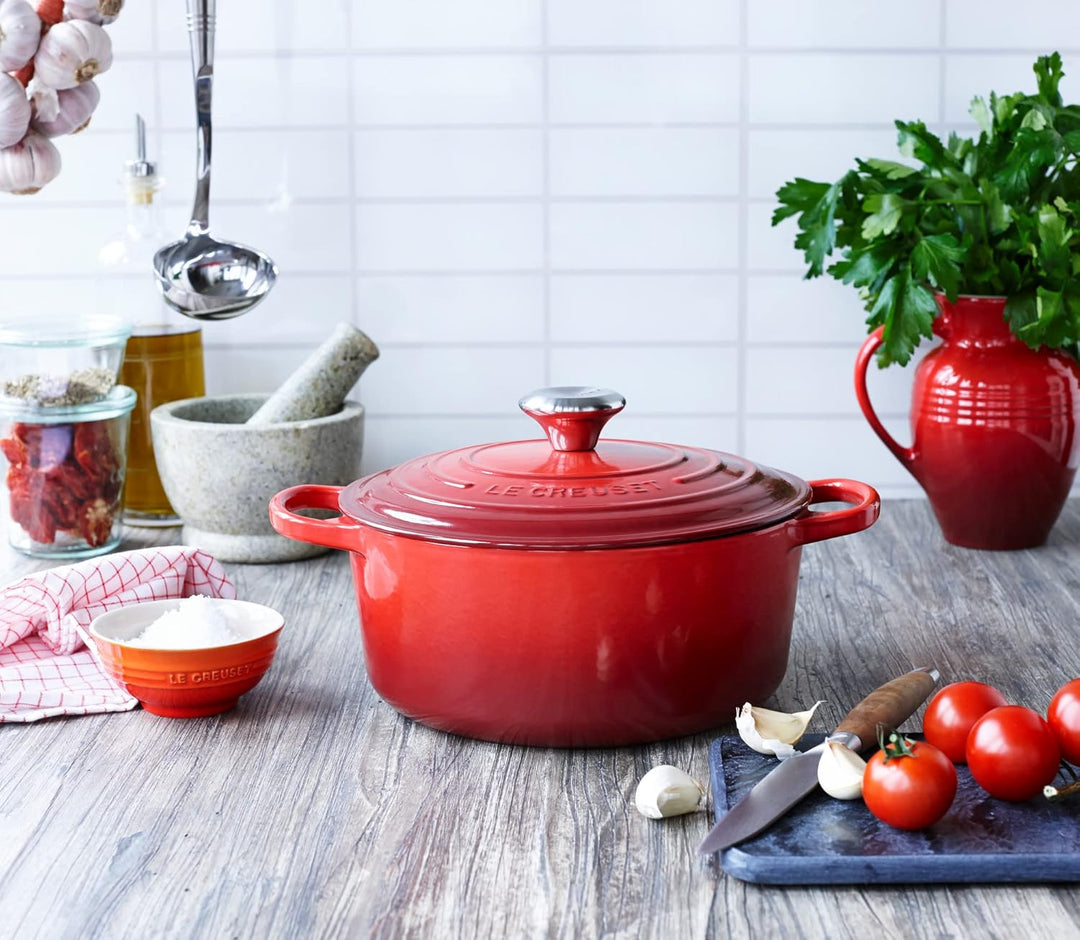 Le Creuset Signature Gusseisen-Bräter mit Deckel, Ø 26 cm, Rund, Für alle Herdarten und Induktion ge