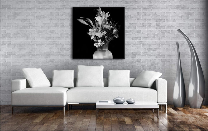 deyoli Stillleben Einer Vase mit bunten Blumen im Format: 70x70 Effekt: Schwarz&amp;Weiss als Leinwandbi