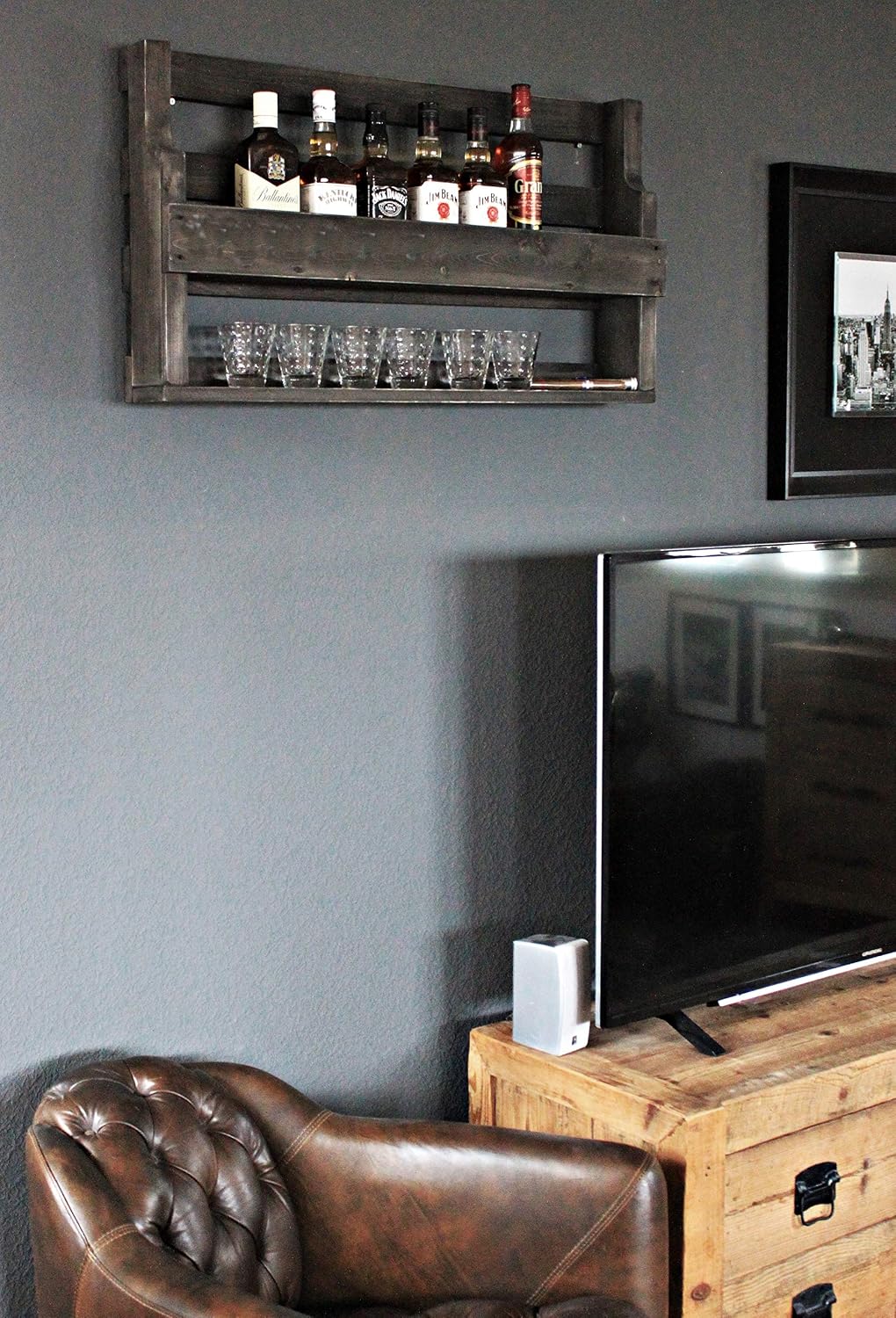 Dekorie Whisky Regal aus Holz - mit Gläserhalter - Schwarz - Industrie Stil - fertig montiert - Wand