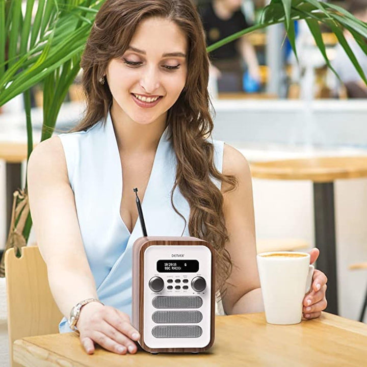 DENVER DAB-48WHITE DAB + Radio Mit integriertem FM-Radio und Bluetooth-Funktion weiss