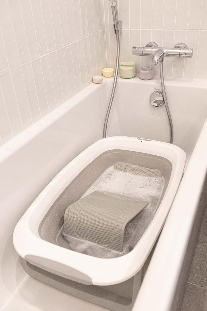 BÉABA Ergonomische Baby-Badewippe – Für Neugeborene, Anti-Rutsch, Schnell Trocknendes Mesh-Gewebe, L