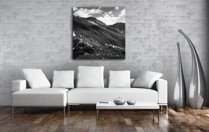 deyoli einsame Berghütte Format: 70x70 Effekt: Schwarz&amp;Weiss als Leinwandbild, Motiv fertig gerahmt