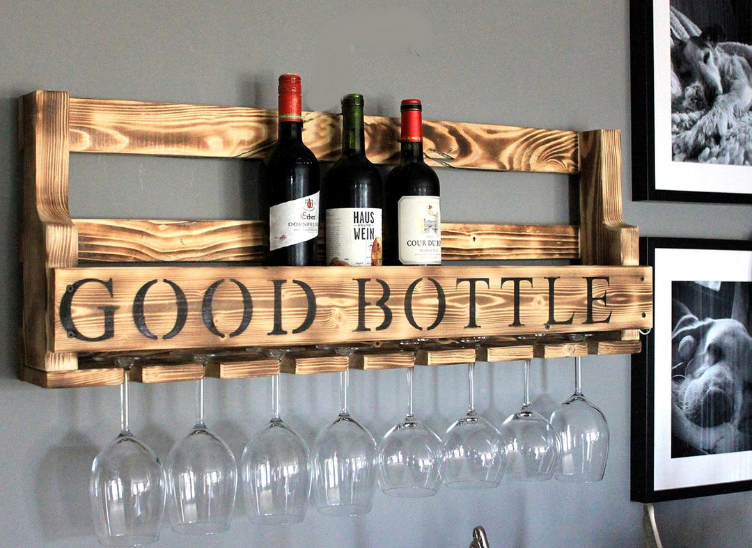Weinregal aus Holz für die Wand - mit Gläserhalter und Good Bottle Schriftzug - Farbe: Geflammt - fe